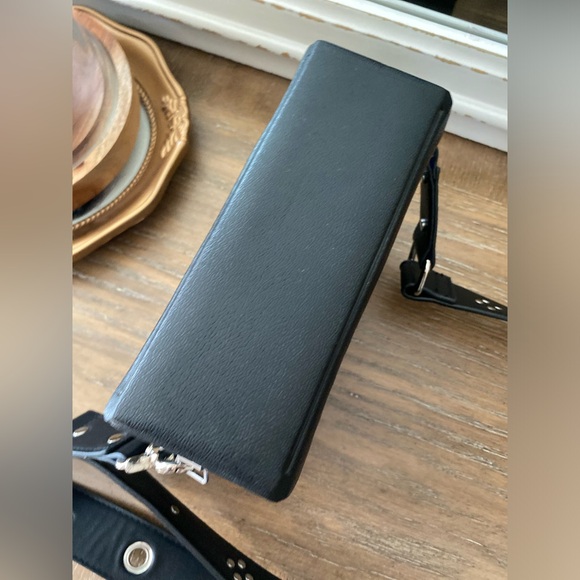 Vintage small binoculars case converted into bag with strap - Picture 6 of 9